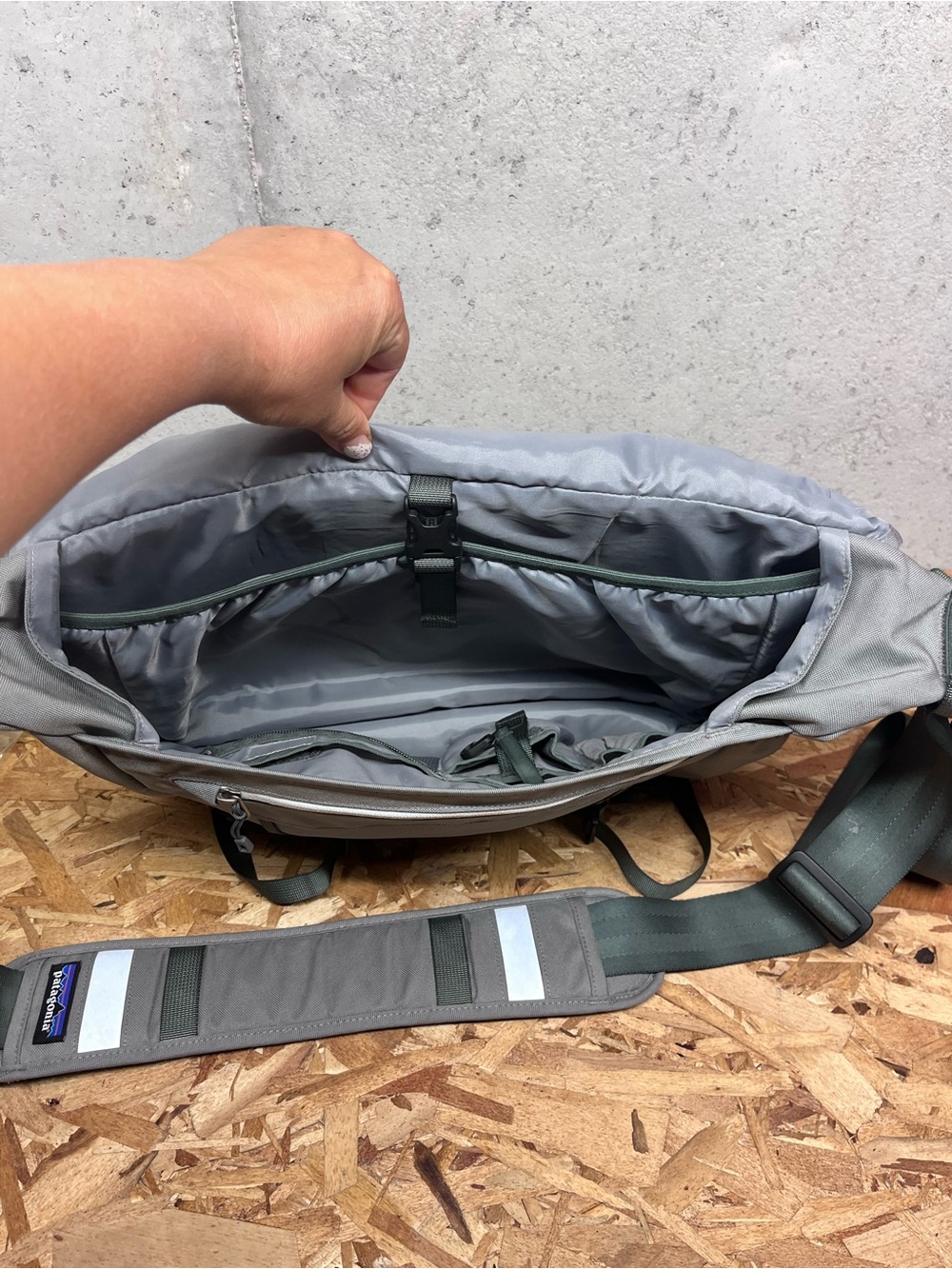 Patagonia Gray Messenger Bag with Reflective Accents - Picture 4 of 4